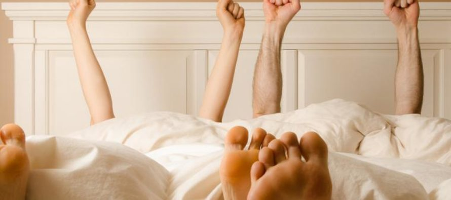 ¿CUANDO ES MEJOR QUEDARTE A DORMIR EN LUGAR DE ESTAR SOLO UN RATO?