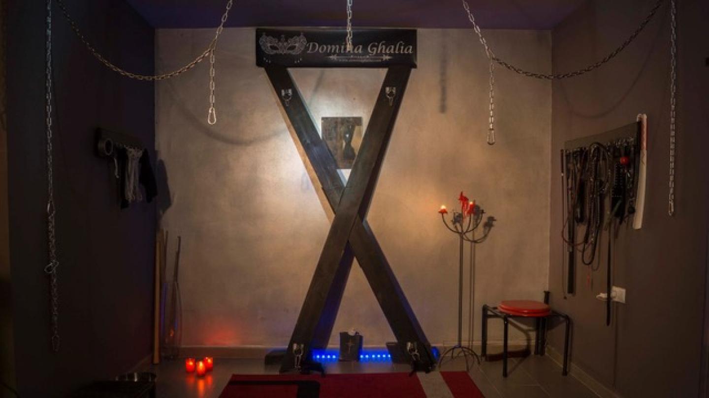 Cruz de San Andrés en un hotel.